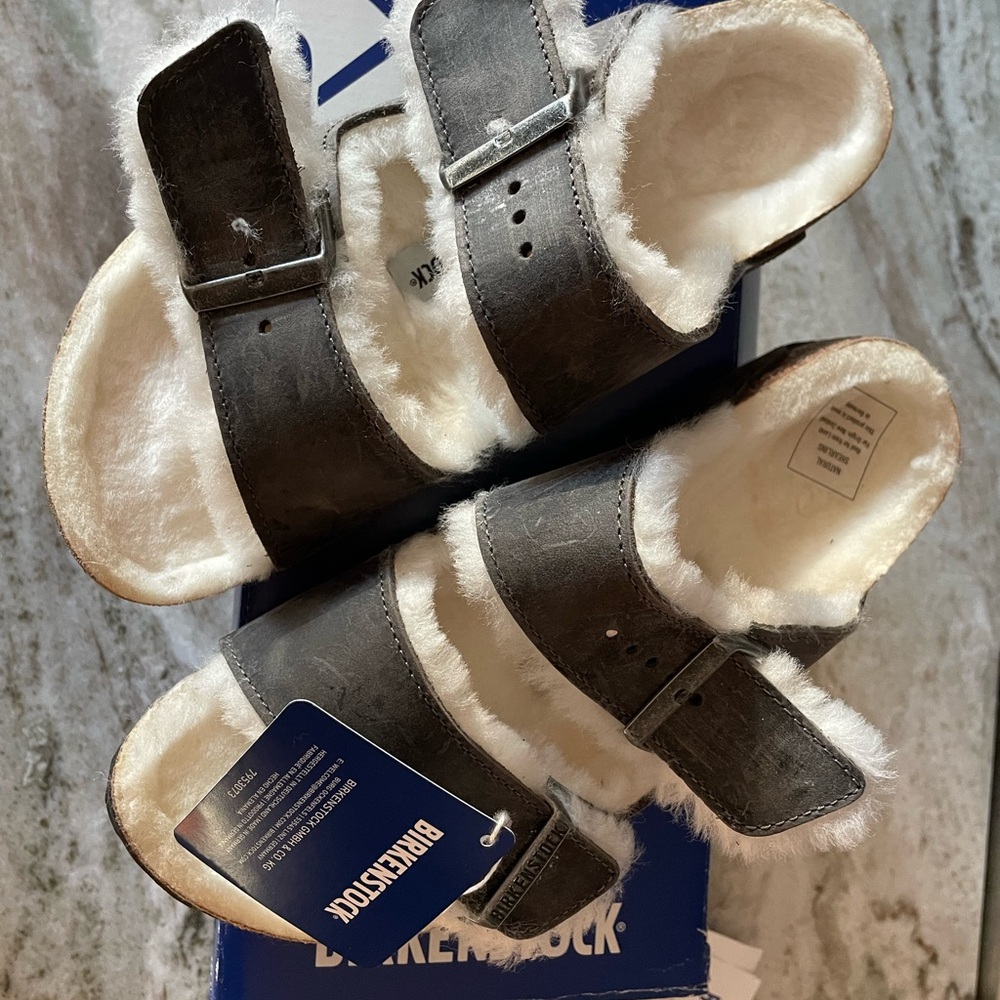 NWT Birkenstock Arizona Women’s suede/shearling.